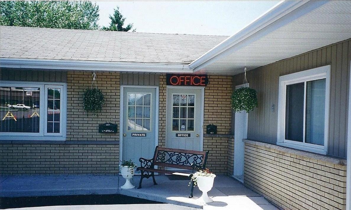 Adams Motel Sault Ste. Marie Bagian luar foto
