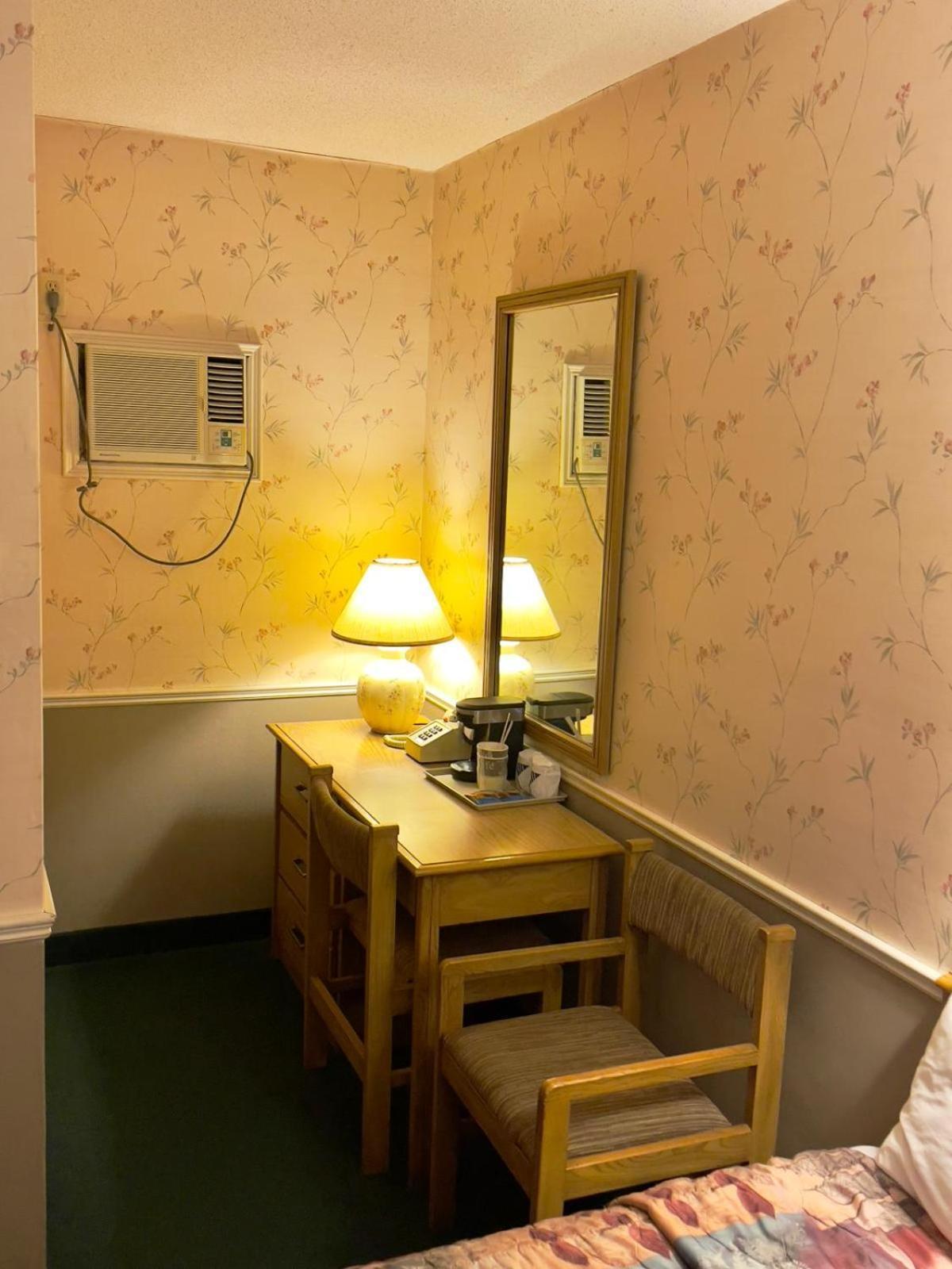 Adams Motel Sault Ste. Marie Bagian luar foto