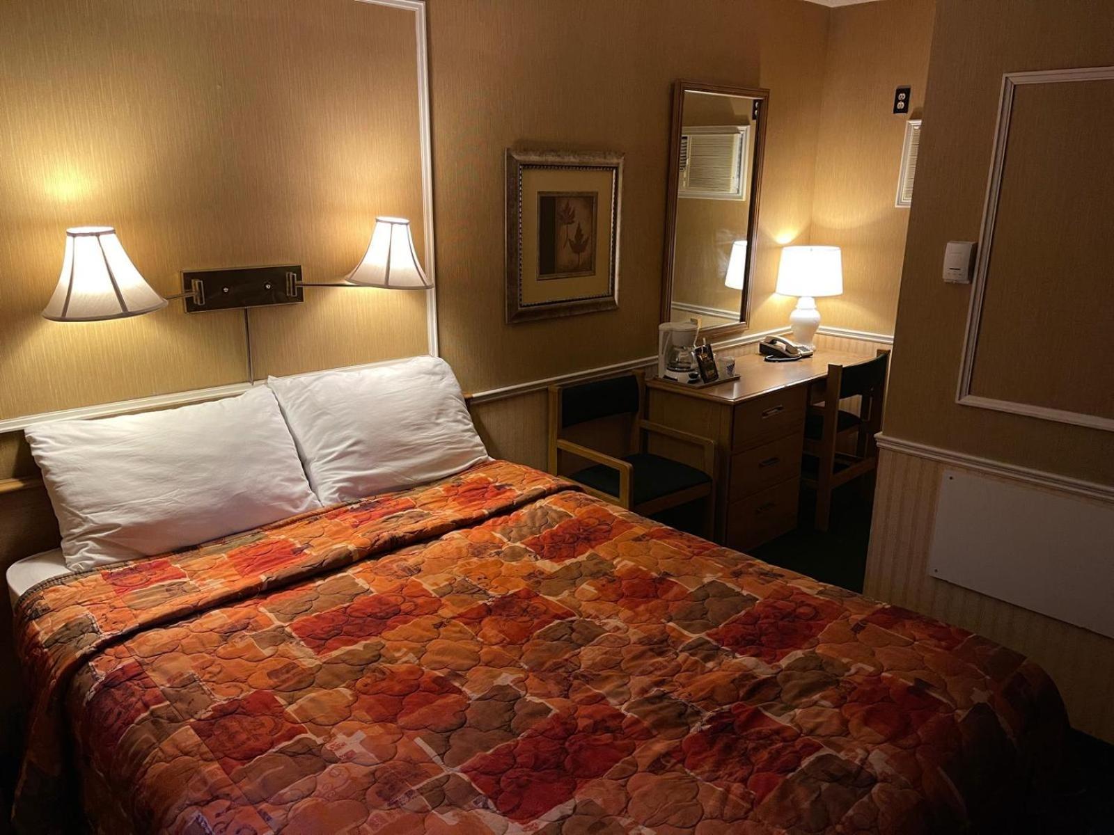 Adams Motel Sault Ste. Marie Bagian luar foto