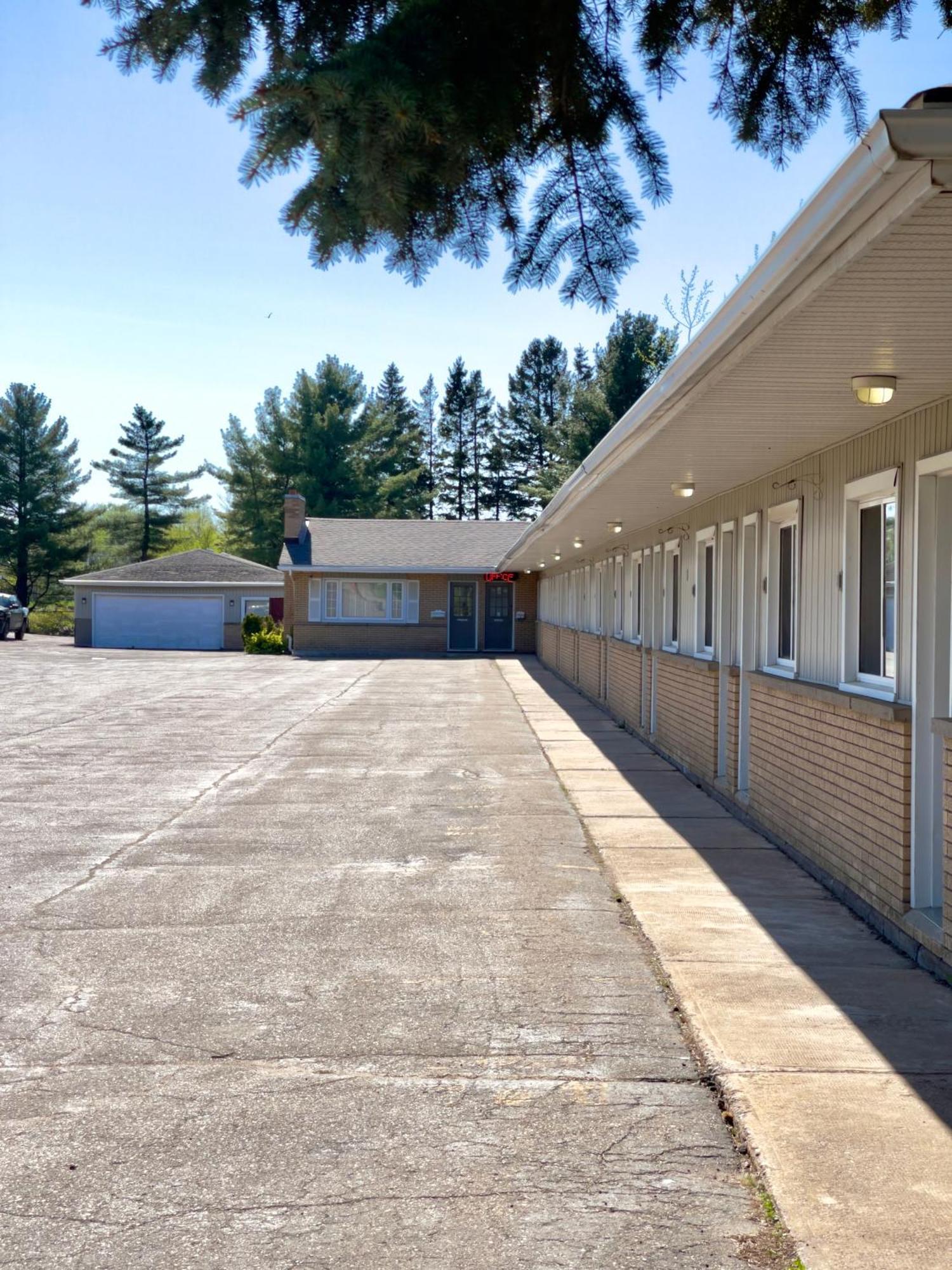 Adams Motel Sault Ste. Marie Bagian luar foto
